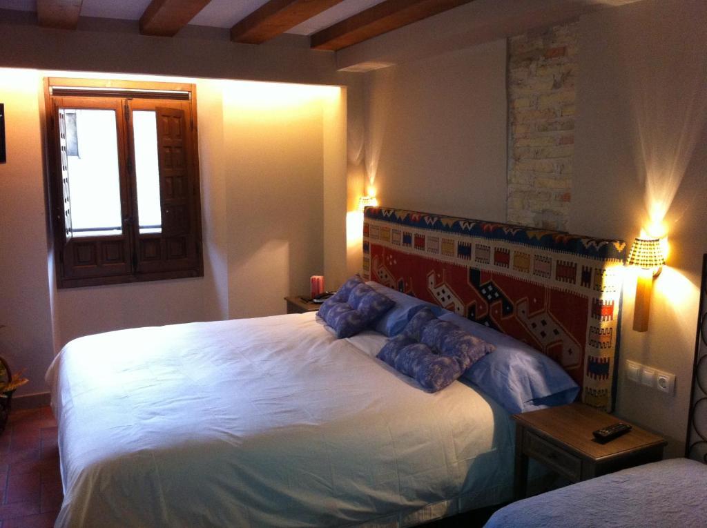 Hotel El Cerco Puente la Reina Værelse billede